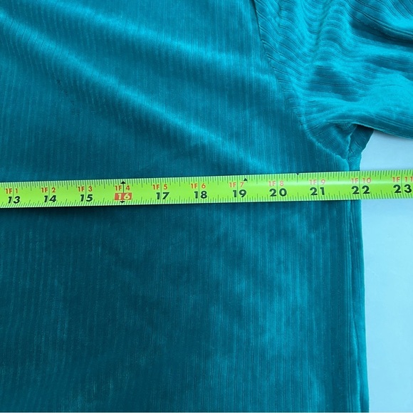 hunter & brown Women’s Oversized Corduroy Button Front Shirt Sz Medium Soft - Picture 8 of 11